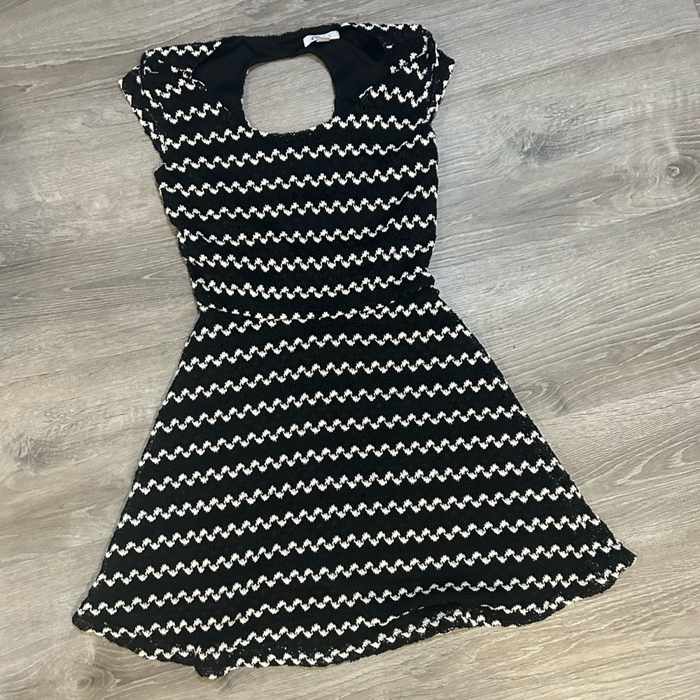 Candies size medium black and white dress short sleeve with open back
